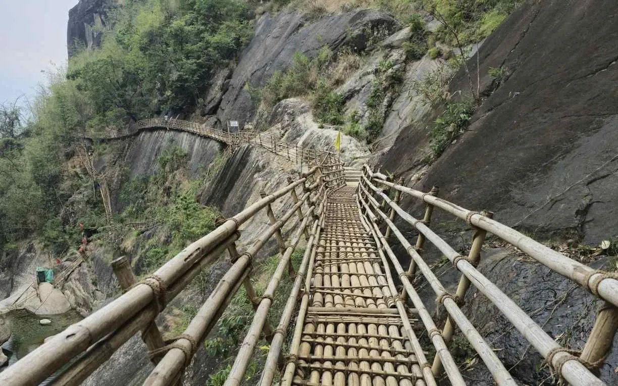 Mesmerizing Meghalaya With Mawryngkhang Bamboo Trek