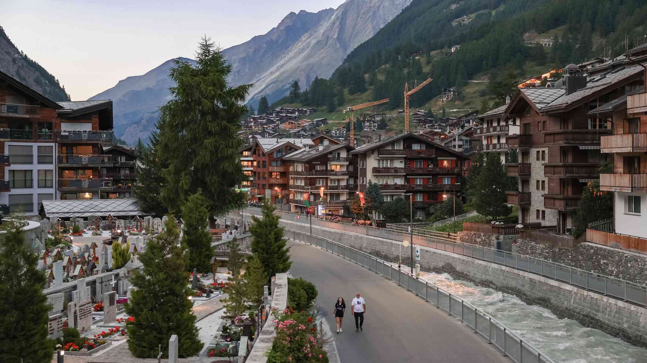 Best Time To Book Europe Tour Packages In 2026 – Visit Europe From India: Seasons, Festivals & Cheapest Months