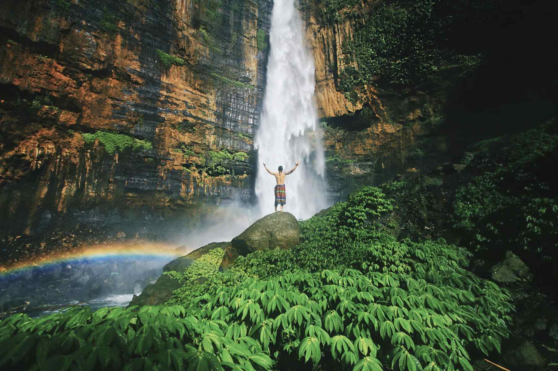 Best Waterfalls in Meghalaya: Nohkalikai Falls, Seven Sisters Falls, Wei Sawdong and More