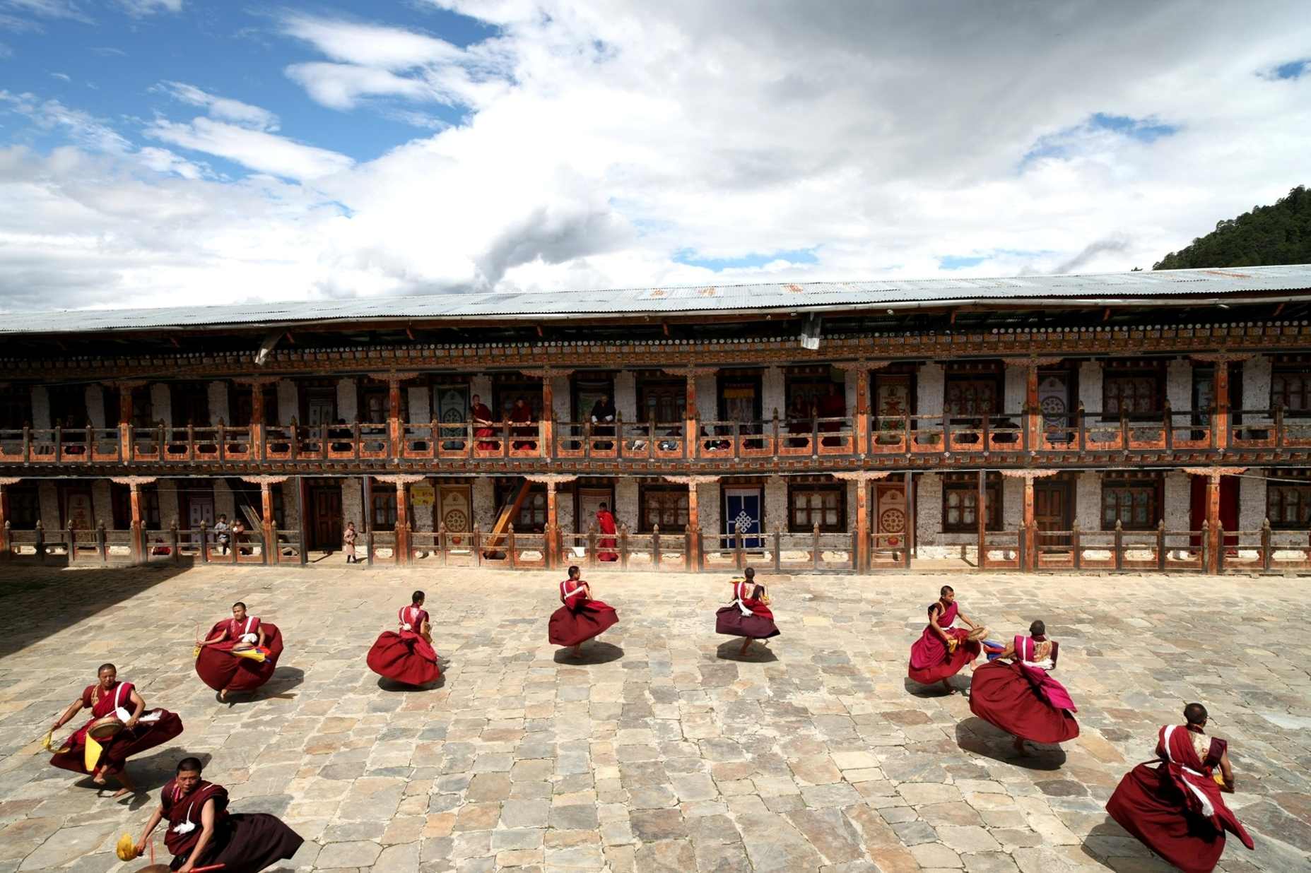 Book Now! 4 Night–5 Days Bhutan Tour Packages From USA | Price Starts @ ₹19,500 Inr | Get Up To 45% Off