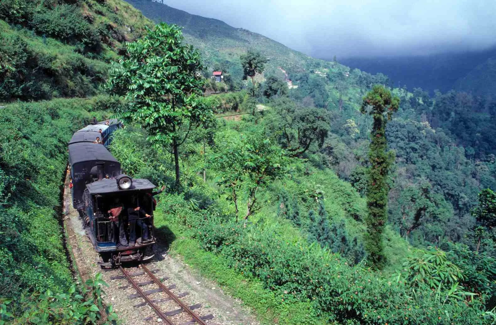Gangtok & Darjeeling Bliss Tour