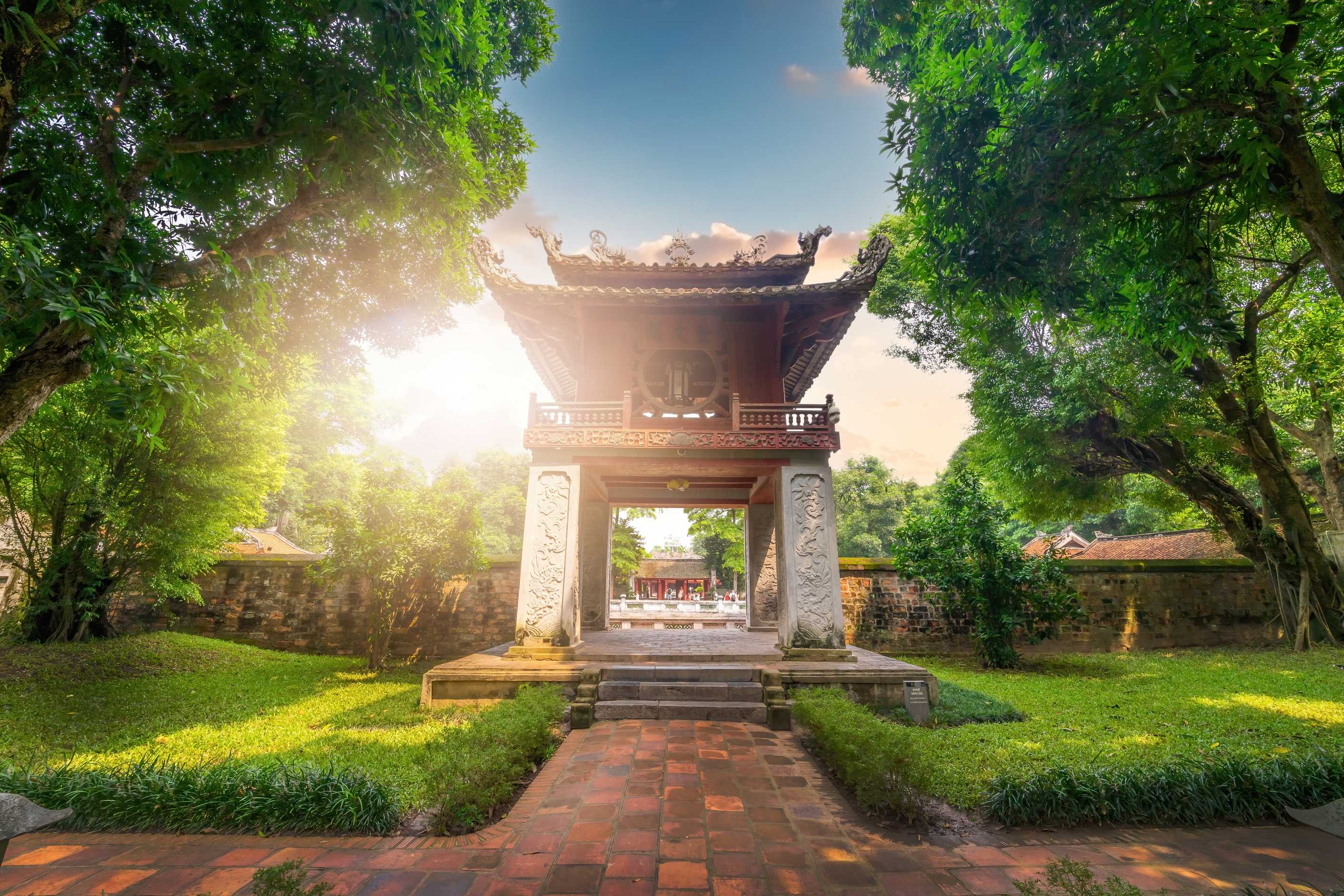 Image for 7 Days in Vietnam: A Journey Through Culture