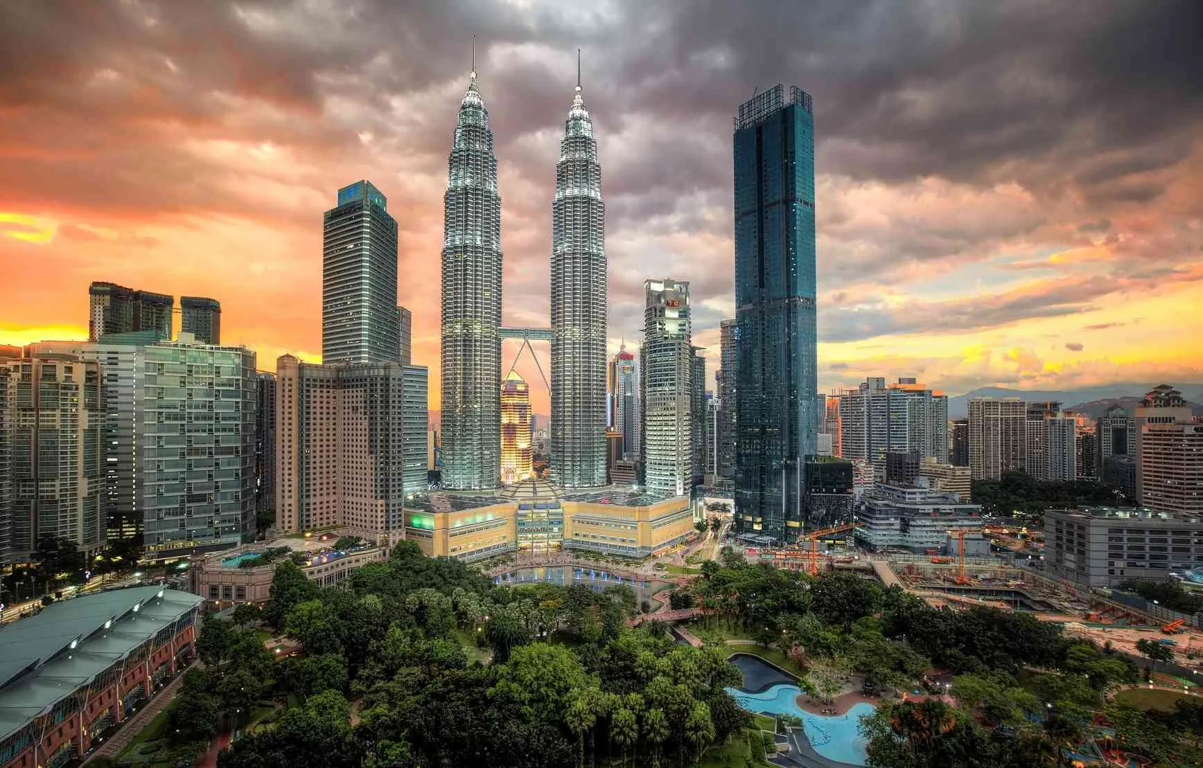 Singapore to Malaysia: Urban Wonders & Cultural Trails