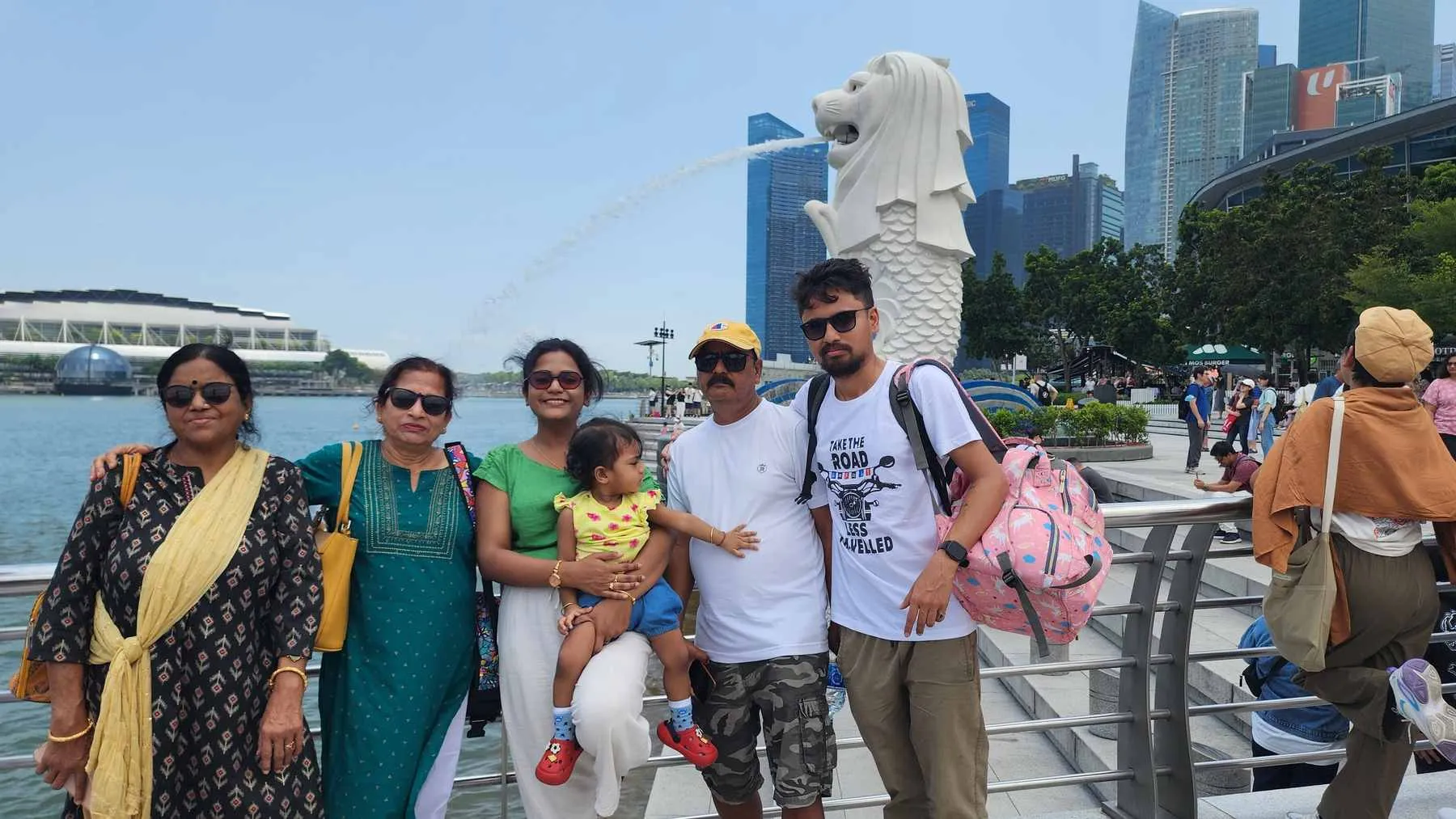 Singapore City & Night Wildlife Escape