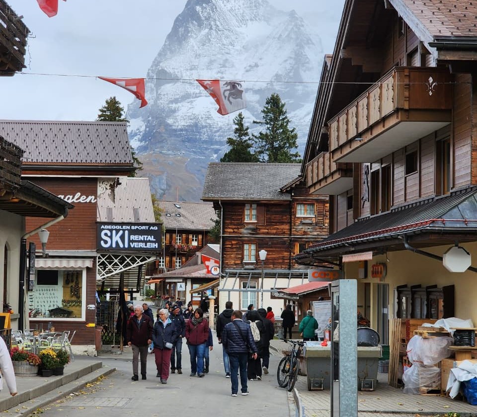 Barcelona to Zurich with Paris : 9 Days Europe Trip (7 Destinations)